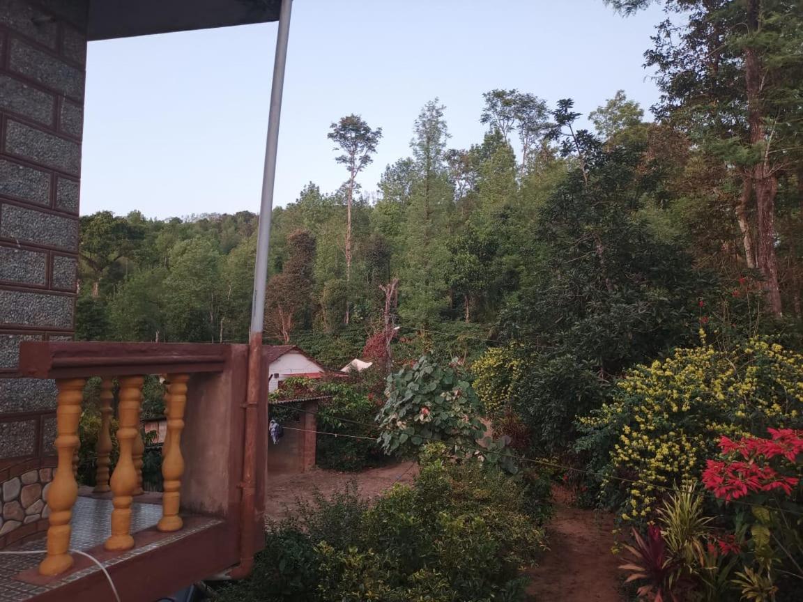Hill Side Estate Apartman Madikeri Kültér fotó